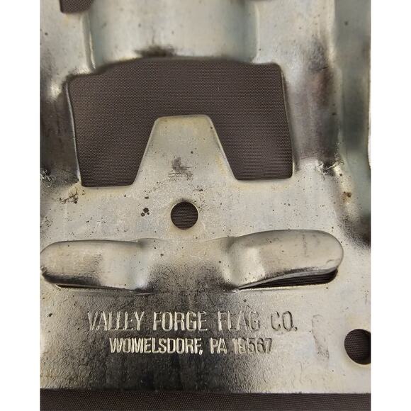 Vintage Valley Forge Steel Angled Wall Mount 3/4" Bracket Flag Pole Holder - USA - Picture 2 of 6